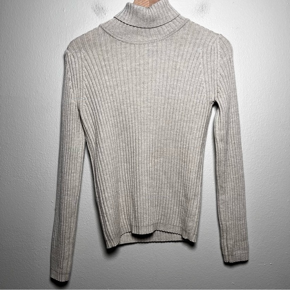 LL Bean Women 100% Wool Sweater Small Tan Rib Turtleneck Academia Preppy Cabin - Picture 1 of 7